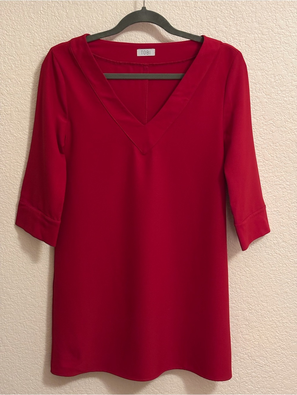 Tobi Red V-Neck 3/4 Sleeve Tunic Dress